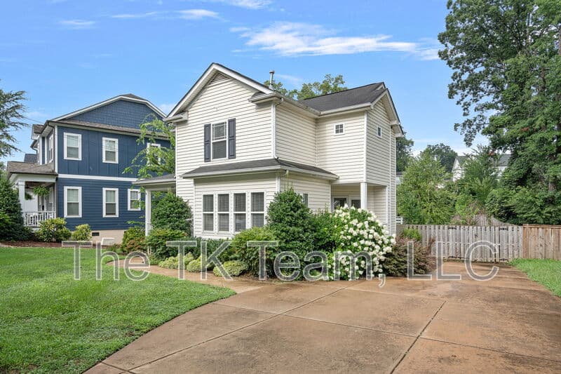 Charlotte House: 430 Iverson Way