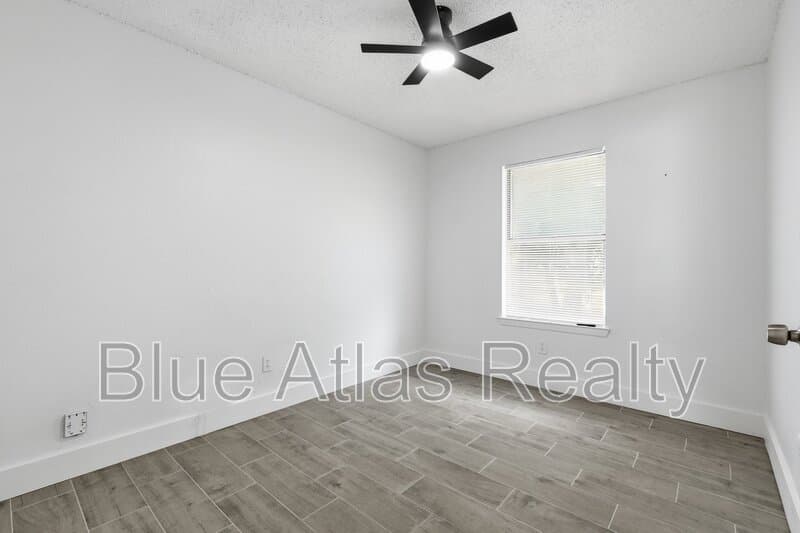Fort Worth House: 5517 Wellesley Avenue