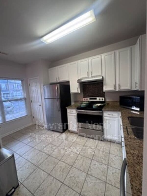 Greenville House: 612 Graythorn Ln