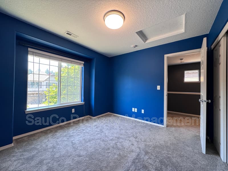 Hillsboro House: 948 SE Elina Ave