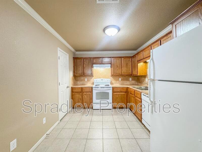 Temple Townhome: 715B East Ridge Blvd