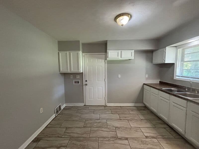 Memphis House: 2771 Northmeade Ave