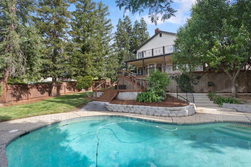 Redding House: 1688 El Capitan Dr
