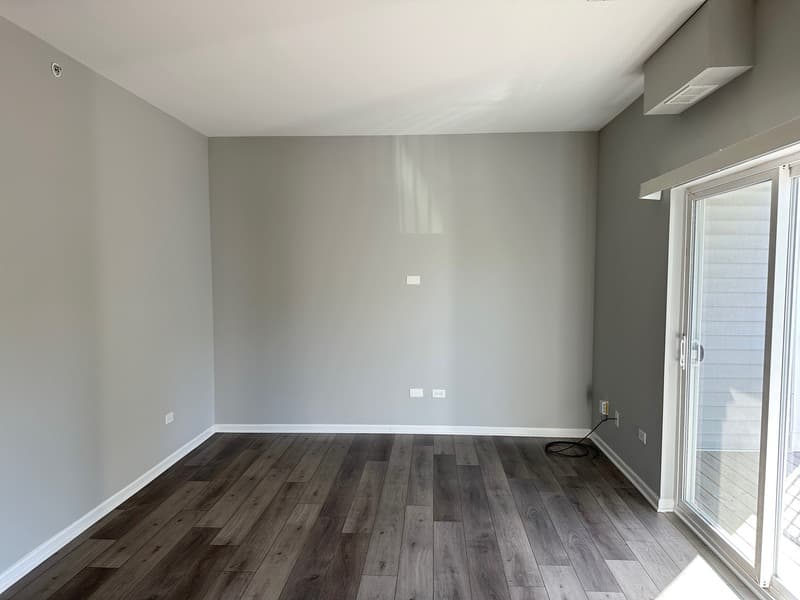East Dundee Condo: 809 E Main St