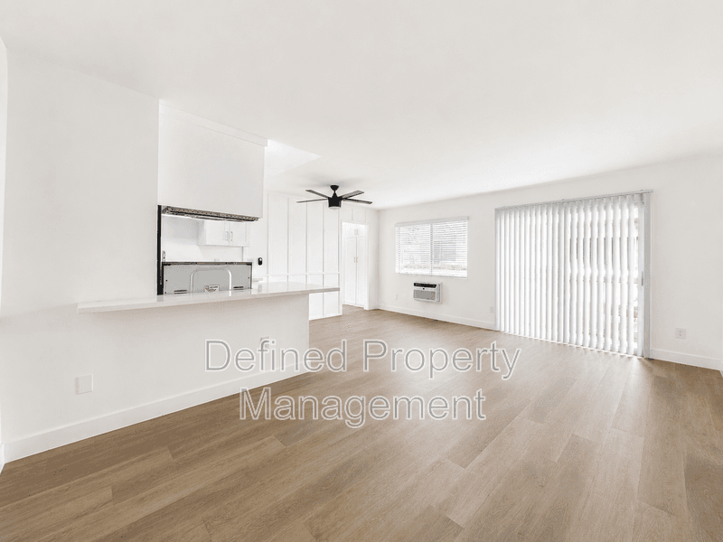 Reseda Condo: 7722 Reseda Blvd 131