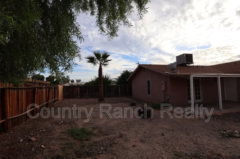 Fort Mohave House: 4274 El Toro Drive