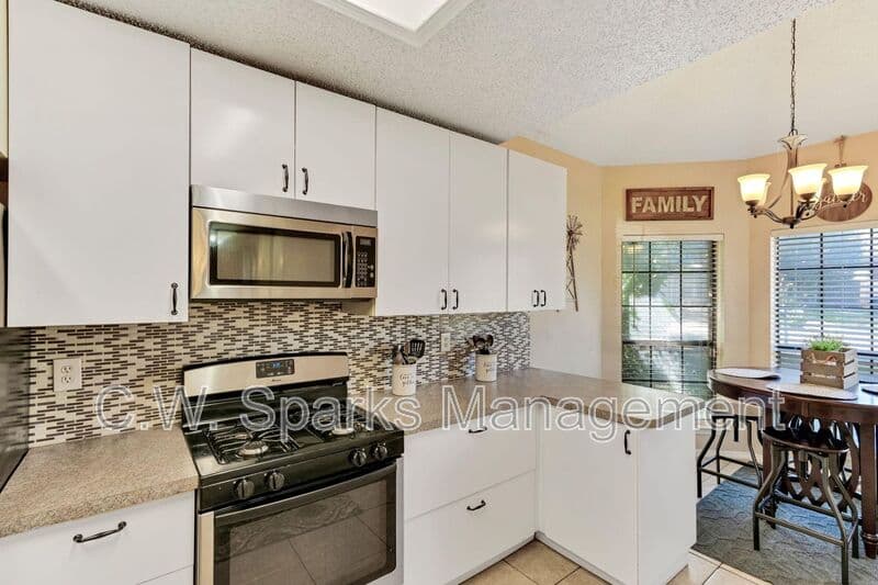 Rowlett House: 4018 Smartt Street
