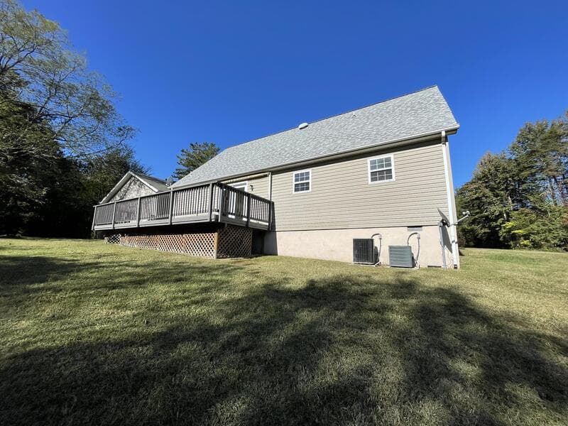 King George House: 10197 Madison Dr