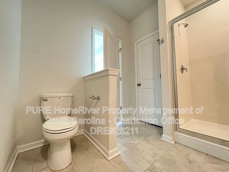 Goose Creek House: 105 Sequoia Ln