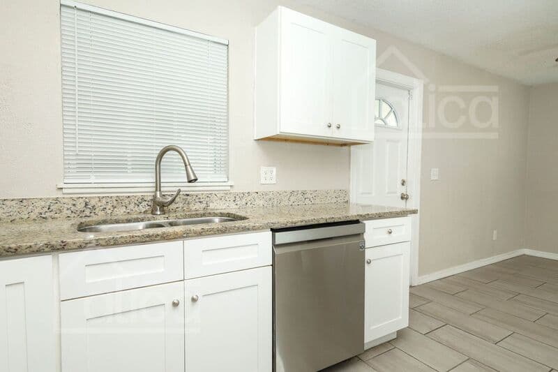 Orlando House: 4464 Piedmont St