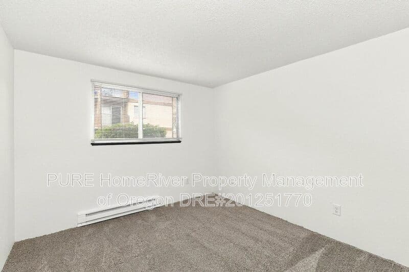 Portland Apartment: 14124-14212 NE Sandy Blvd