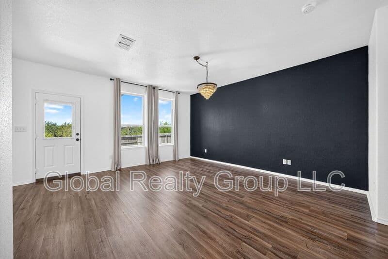 New Braunfels House: 174 Buttercup Bnd