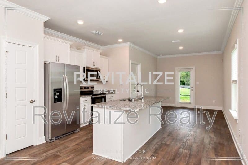 Daphne House: 11253 Cloister Drive