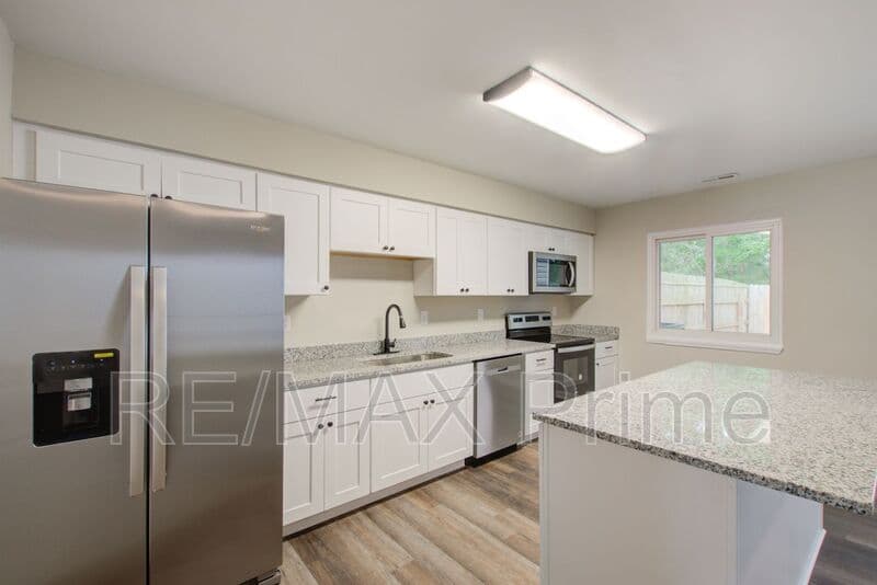 Virginia Beach House: 5375 Grand Lake Crescent