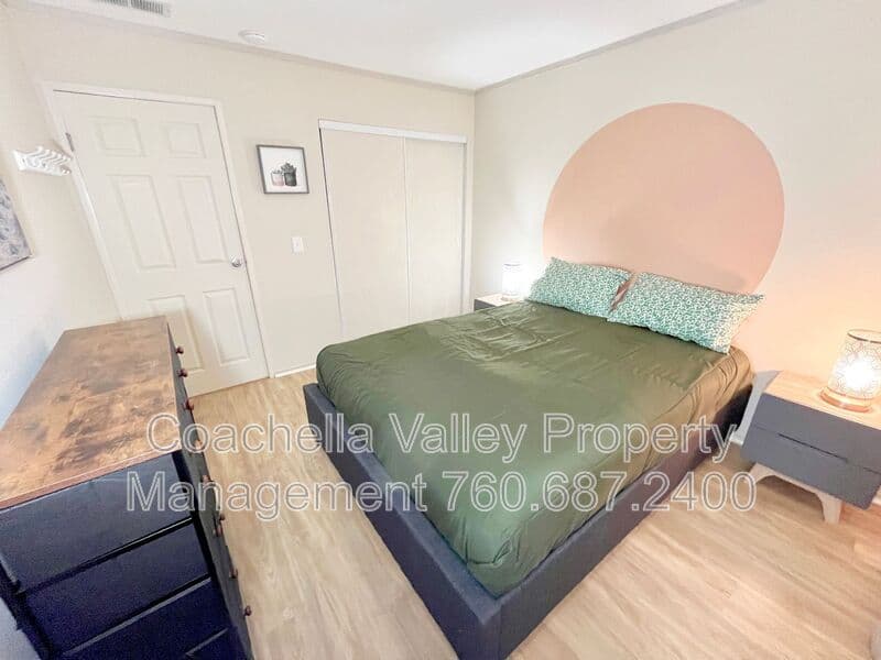 Palm Springs Condo: 2860 N Los Felices Rd