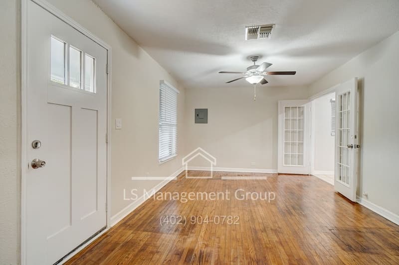 San Antonio House: 609 Taft Blvd,1