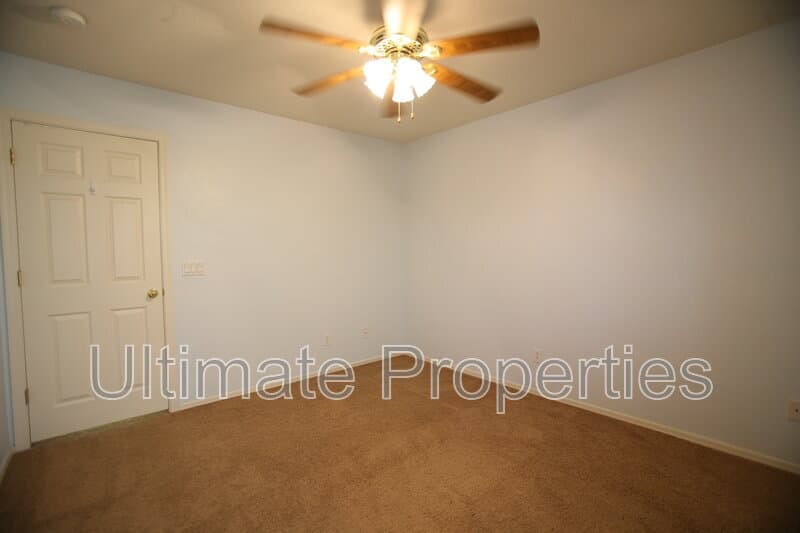 Surprise House: 17476 W Ventura St