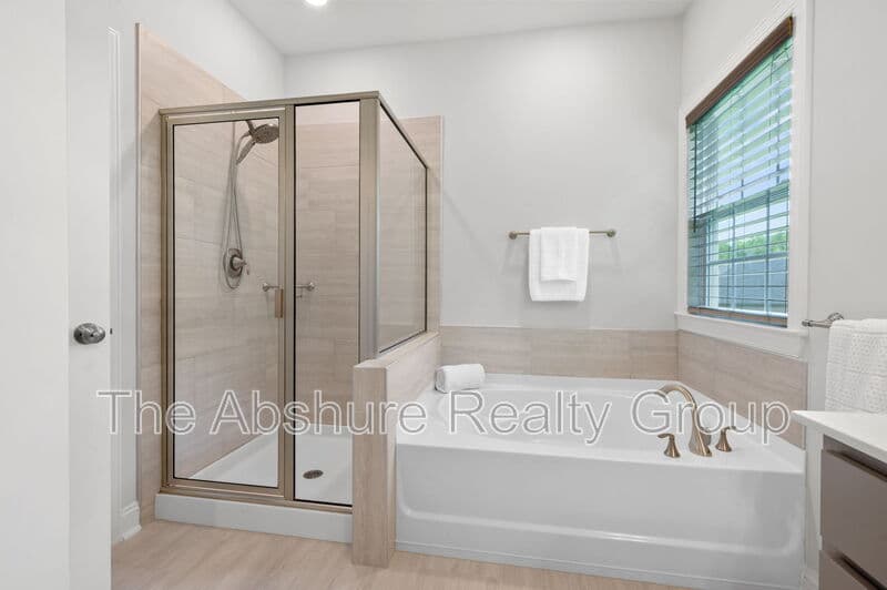 Angier House: 121 Barnwell Loop