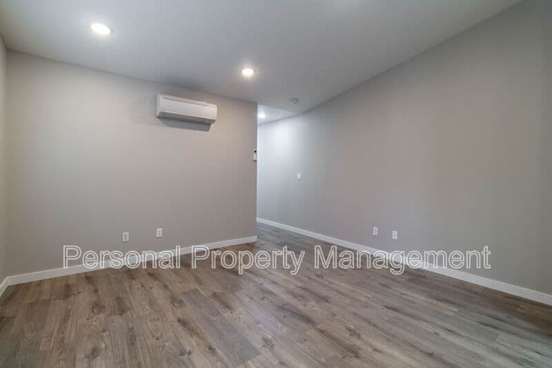 Vancouver Townhome: 3507 Y St