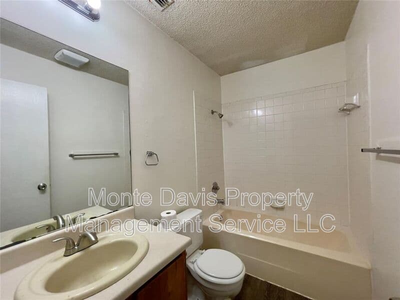 Austin Condo: 12005 Arrowwood