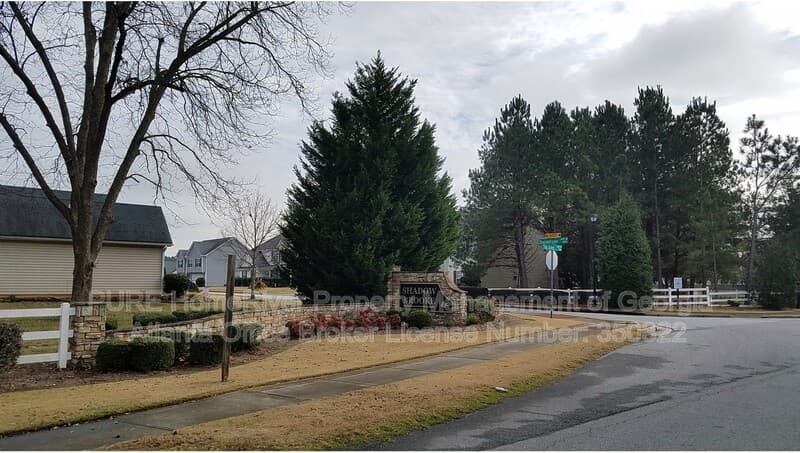 Loganville House: 44 Shadowhill Ct