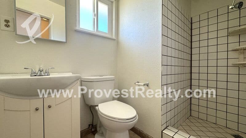 Apple Valley House: 18687 Highway 18