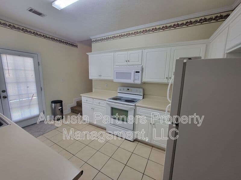 Martinez House: 211 Brook Court