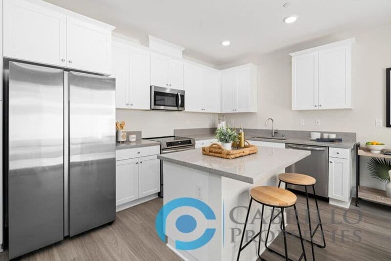 San Diego Apartment: 1695 Saturn Blvd