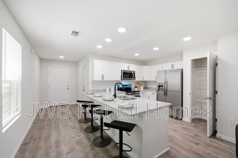 Jacksonville House: 9089 India Ave