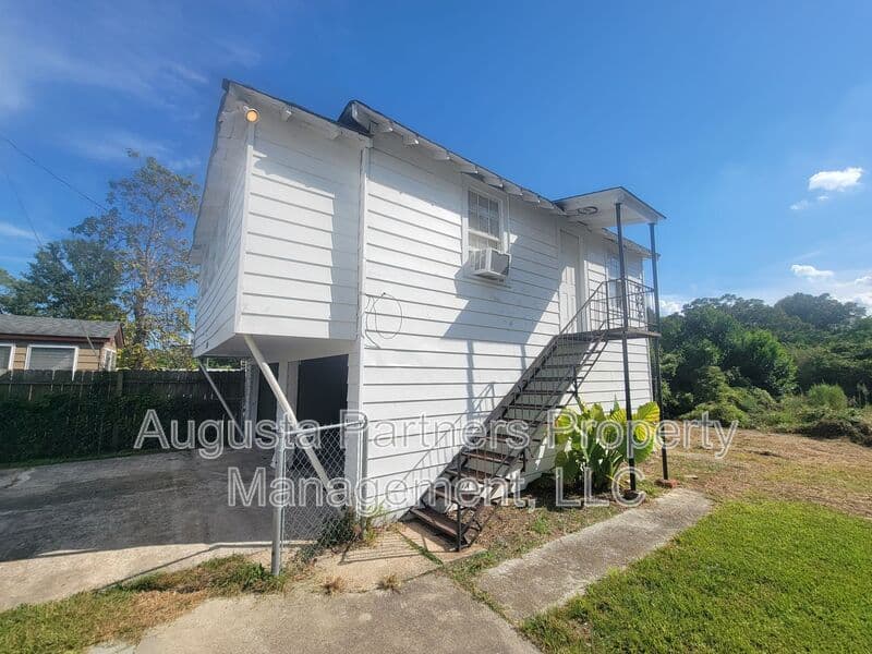 Augusta Condo: 1951 Barnes Rd