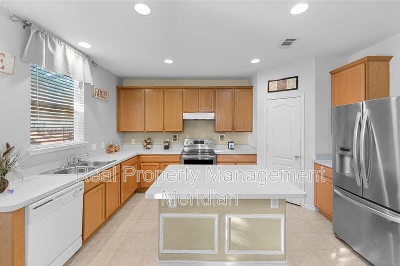 Fort Worth House: 6309 Maritime St