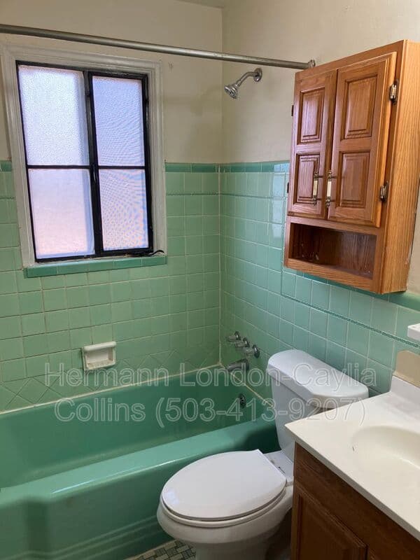 Saint Louis House: 5657 Sunbury Ave