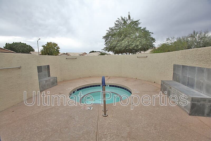 Peoria House: 8140 N 107th Ave