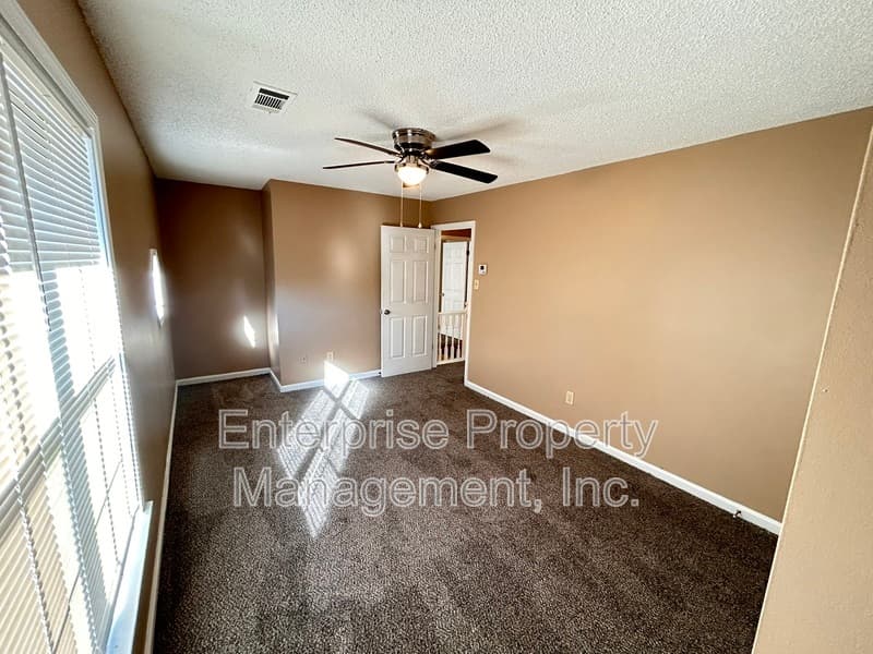 Cordova House: 7828 Bland Lane
