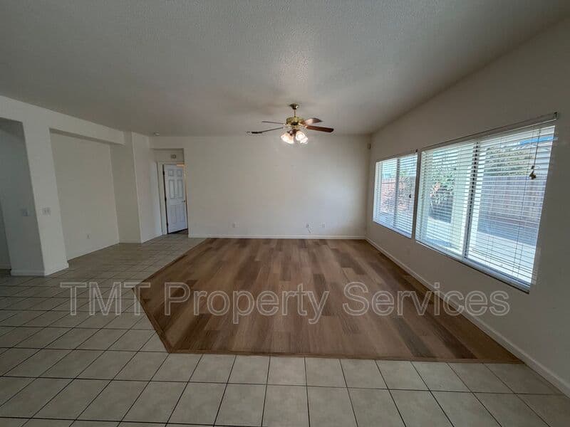 Elk Grove House: 9965 Firethorn Way