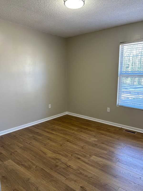 Piedmont House: 103 Kenmore Drive