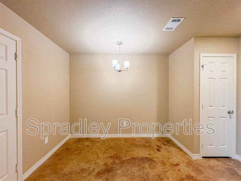 Belton Condo: 1004B Menard Ct