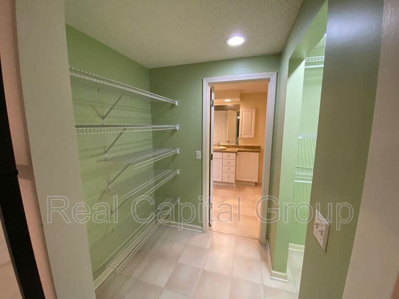 East Amherst House: 71 Berwick Ln