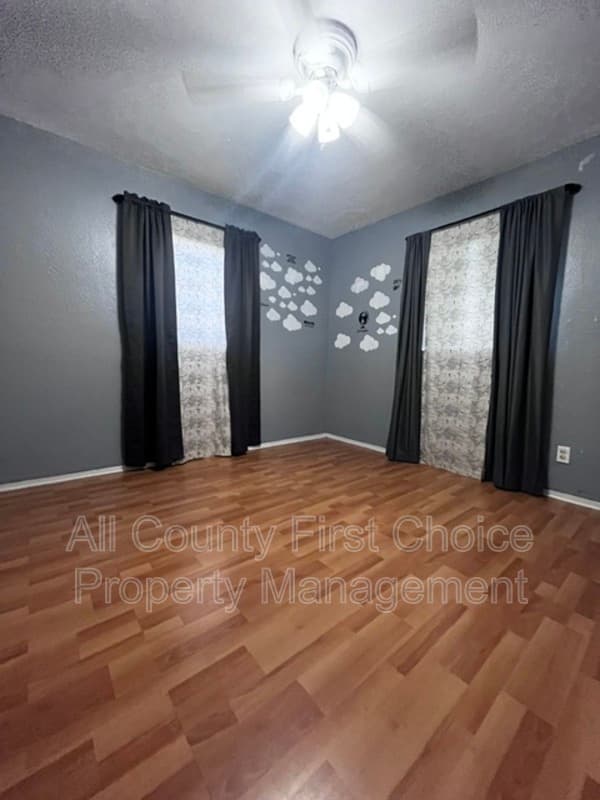 St Petersburg House: 5758 57th Ave N