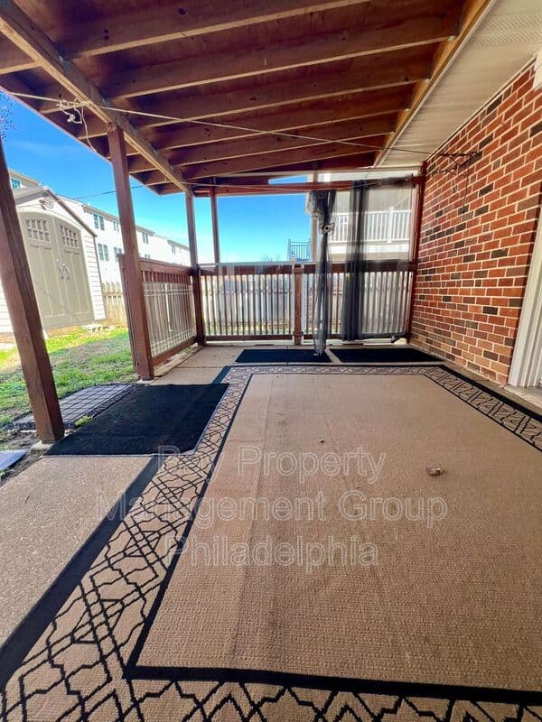Philadelphia House: 2988 Welsh Rd