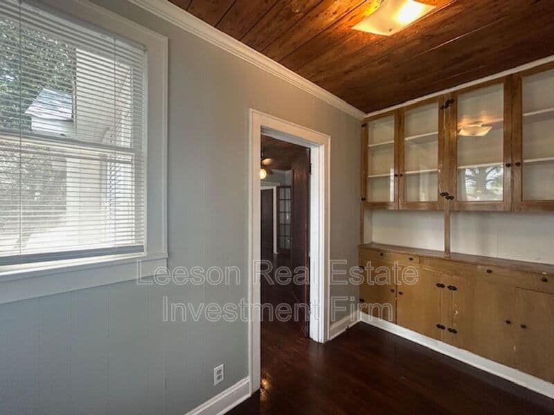 Shreveport House: 3349 Alexander Ave