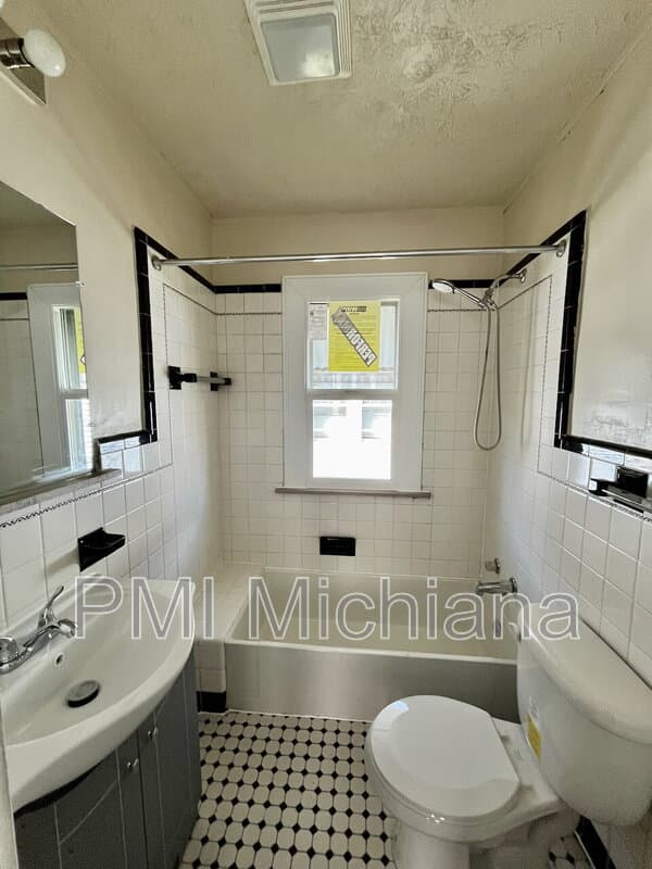 Mishawaka House: 121 W 12th St