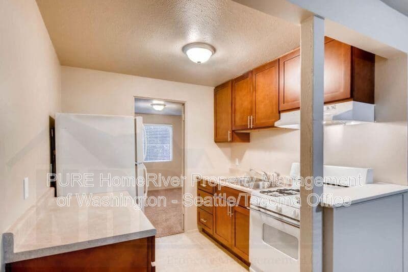 Lakewood Condo: 14510 Washington Ave SW