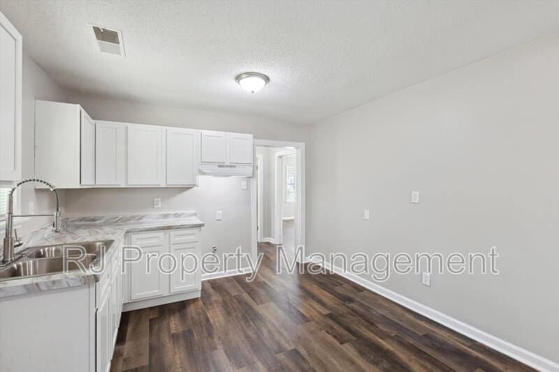 Memphis House: 535 Gilleas Rd