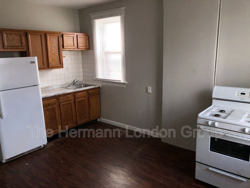 Saint Louis Condo: 4245-4247 Iowa Ave
