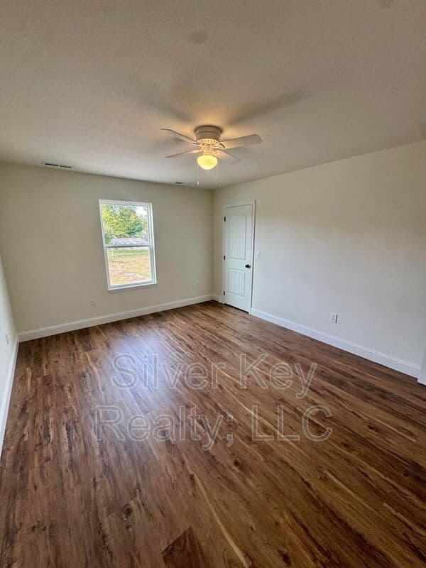 Athens Townhome: 318 Million Street