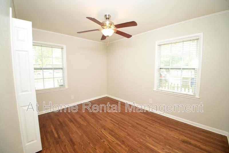 Tulsa House: 10 South 106th East Place
