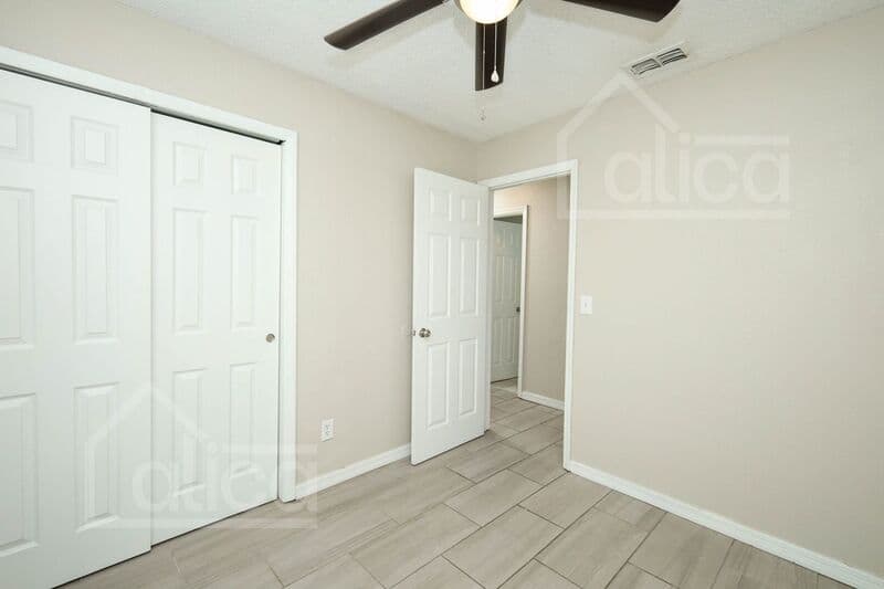 Orlando House: 4464 Piedmont St