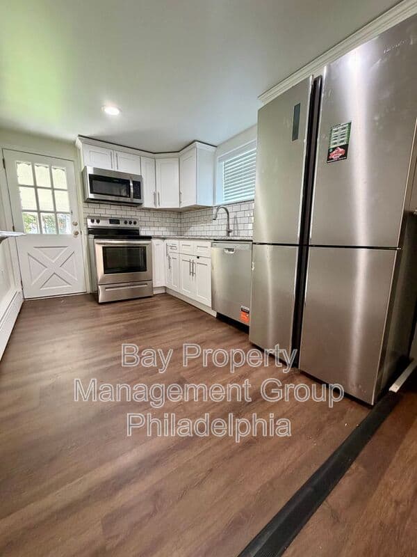 Blue Bell House: 1014 Trewellyn Ave