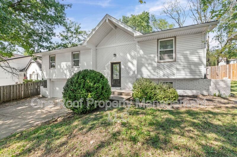 Parkville House: 14710 NW 67th St